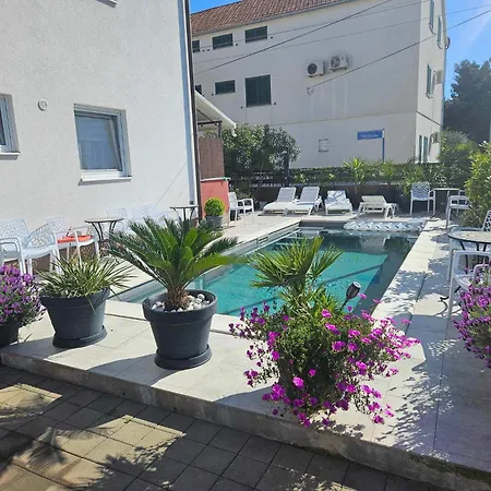 Apartmani Paula Vodice Exterior photo